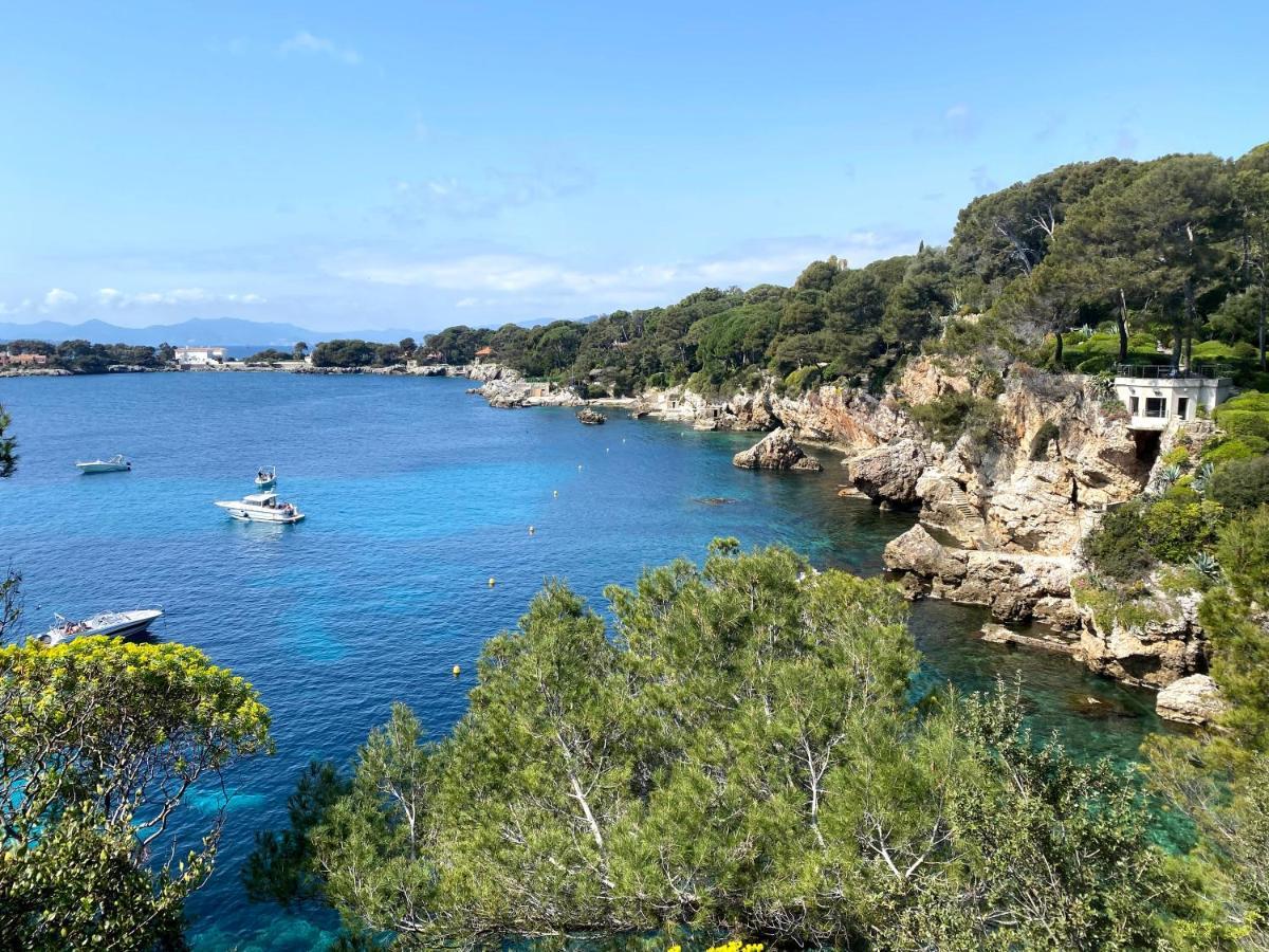 La Maison Du Douanier. Un Balcon Au Soleil Antibes